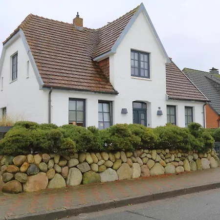 Haus-syltzauber Holiday home *